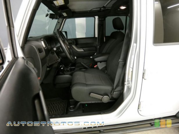 2012 Jeep Wrangler Unlimited Sport 4x4 3.6 Liter DOHC 24-Valve VVT Pentastar V6 6 Speed Manual