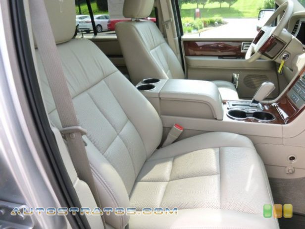 2014 Lincoln Navigator 4x4 5.4 Liter Flex-Fuel SOHC 24-Valve V8 6 Speed Automatic