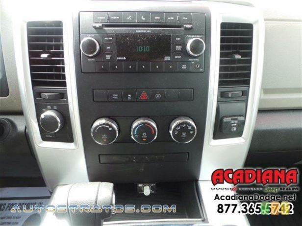 2011 Dodge Ram 1500 ST Crew Cab 4x4 5.7 Liter HEMI OHV 16-Valve VVT MDS V8 5 Speed Automatic