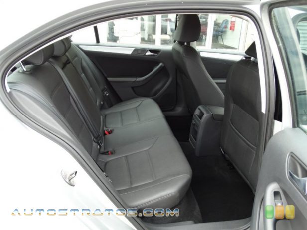 2011 Volkswagen Jetta SEL Sedan 2.5 Liter DOHC 20-Valve 5 Cylinder 6 Speed Tiptronic Automatic