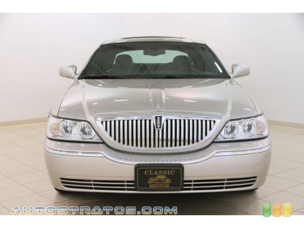 2005 Lincoln Town Car Signature Limited 4.6 Liter SOHC 16-Valve V8 4 Speed Automatic