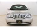2005 Lincoln Town Car Signature Limited Photo 2