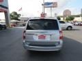 2011 Chrysler Town & Country Touring - L Photo 7