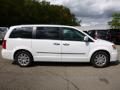 2016 Chrysler Town & Country Touring Photo 6