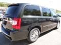 2016 Chrysler Town & Country Touring-L Photo 5