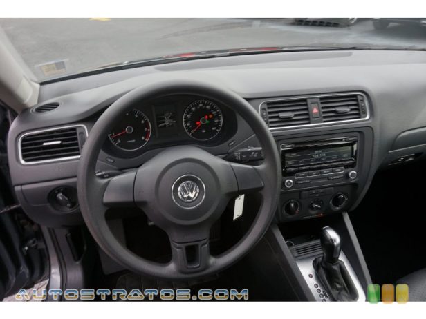 2014 Volkswagen Jetta SE Sedan 1.8 Liter FSI Turbocharged DOHC 16-Valve VVT 4 Cylinder 6 Speed Tiptronic Automatic