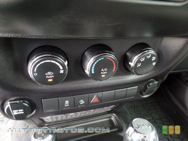 2015 Jeep Wrangler Sport 4x4 3.6 Liter DOHC 24-Valve VVT V6 5 Speed Automatic