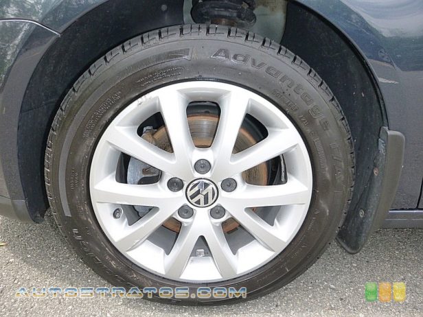 2010 Volkswagen Jetta SE Sedan 2.5 Liter DOHC 20-Valve 5 Cylinder 5 Speed Manual