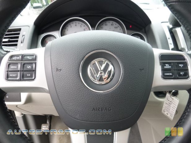 2011 Volkswagen Routan SEL 3.6 Liter DOHC 24-Valve VVT V6 6 Speed Automatic