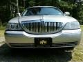 2008 Lincoln Town Car Signature Limited Photo 2