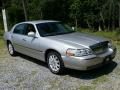 2008 Lincoln Town Car Signature Limited Photo 3