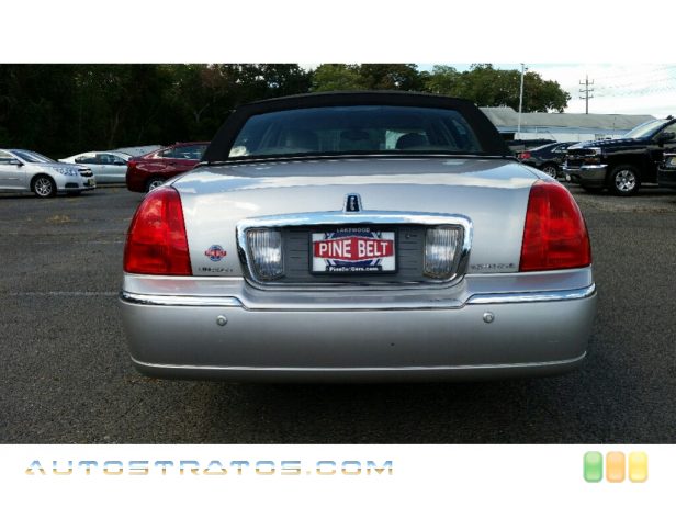 2003 Lincoln Town Car Signature 4.6 Liter SOHC 16-Valve V8 4 Speed Automatic