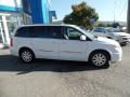 2014 Chrysler Town & Country Touring Photo 10