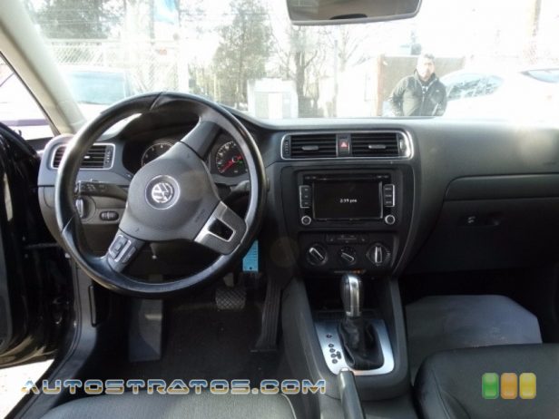 2011 Volkswagen Jetta SE Sedan 2.5 Liter DOHC 20-Valve 5 Cylinder 6 Speed Tiptronic Automatic