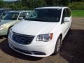 2016 Chrysler Town & Country Touring Photo 3