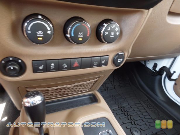 2017 Jeep Wrangler Unlimited Rubicon 4x4 3.6 Liter DOHC 24-Valve VVT V6 5 Speed Automatic