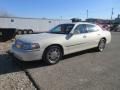 2007 Lincoln Town Car Signature Limited Photo 6