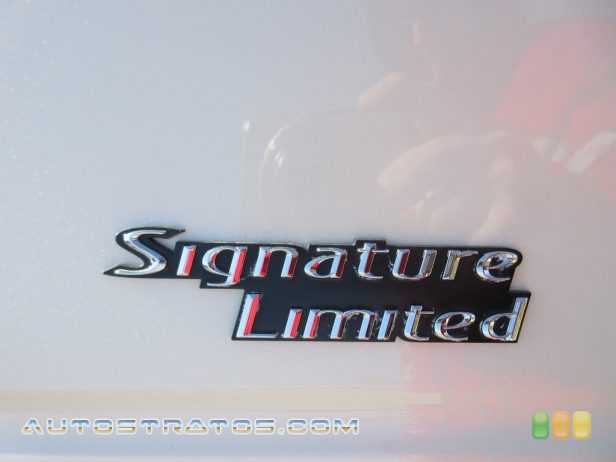 2007 Lincoln Town Car Signature Limited 4.6 Liter SOHC 16-Valve V8 4 Speed Automatic