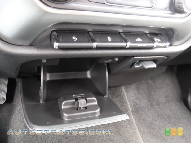 2017 Chevrolet Silverado 2500HD LT Crew Cab 4x4 6.0 Liter OHV 16-Valve VVT Vortec V8 6 Speed Automatic