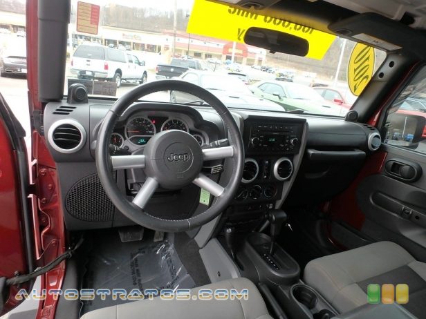 2010 Jeep Wrangler Unlimited Sahara 4x4 3.8 Liter OHV 12-Valve V6 4 Speed Automatic