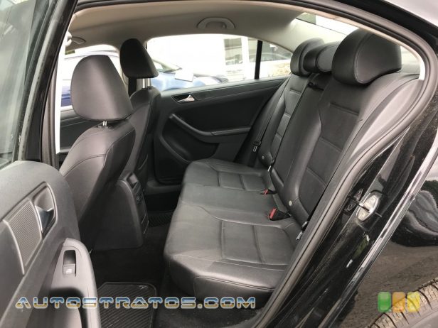 2011 Volkswagen Jetta SE Sedan 2.5 Liter DOHC 20-Valve 5 Cylinder 5 Speed Manual