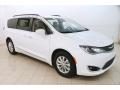 2017 Chrysler Pacifica Touring L Photo 1