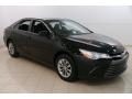 2017 Toyota Camry LE Photo 1