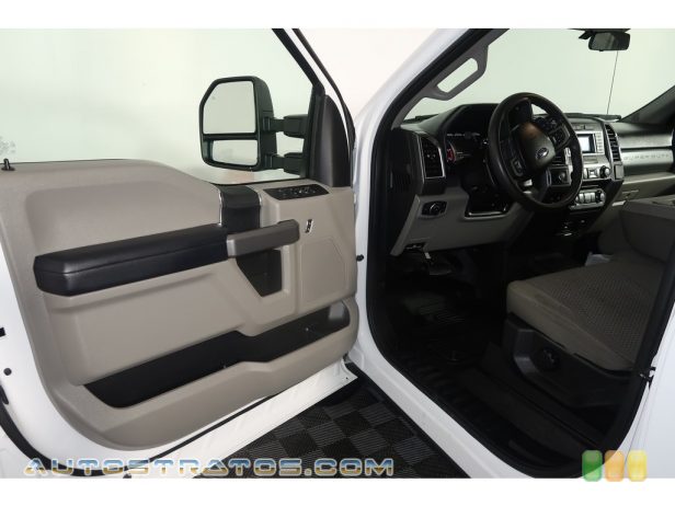 2018 Ford F250 Super Duty XLT Crew Cab 4x4 6.7 Liter Power Stroke OHV 32-Valve Turbo-Diesel V8 6 Speed Automatic