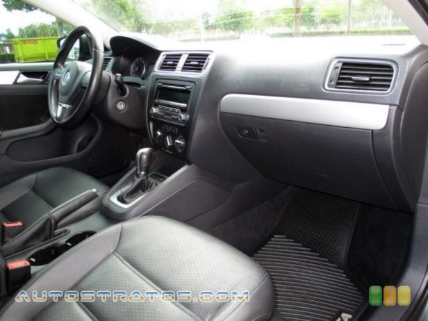 2013 Volkswagen Jetta SE Sedan 2.5 Liter DOHC 20-Valve 5 Cylinder 6 Speed Tiptronic Automatic
