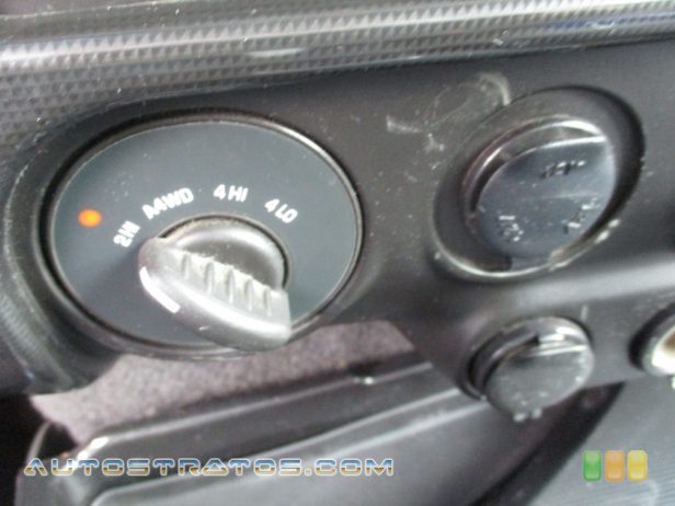 2004 GMC Envoy SLE 4x4 4.2 Liter DOHC 24-Valve Inline 6 Cylinder 4 Speed Automatic