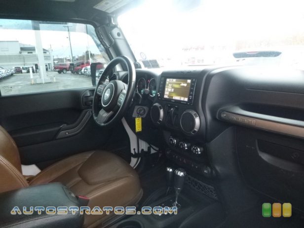 2013 Jeep Wrangler Sahara 4x4 3.6 Liter DOHC 24-Valve VVT Pentastar V6 5 Speed Automatic