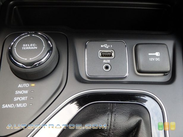 2019 Jeep Cherokee Latitude Plus 4x4 2.0 Liter Turbocharged DOHC 16-Valve VVT 4 Cylinder 9 Speed Automatic