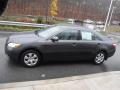 2009 Toyota Camry LE Photo 6