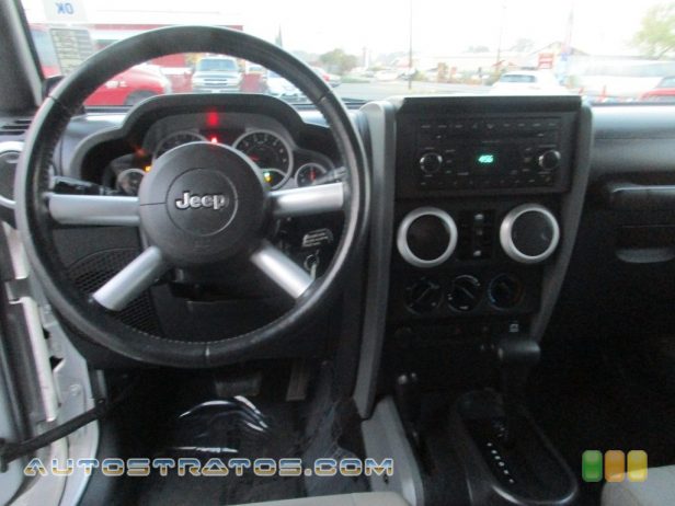 2008 Jeep Wrangler Unlimited Sahara 4x4 3.8 Liter SMPI OHV 12-Valve V6 6 Speed Manual