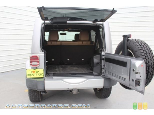 2014 Jeep Wrangler Unlimited Sahara 4x4 3.6 Liter DOHC 24-Valve VVT V6 5 Speed Automatic