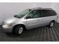 2006 Chrysler Town & Country Touring Photo 8
