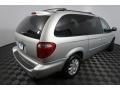 2006 Chrysler Town & Country Touring Photo 12