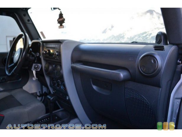 2009 Jeep Wrangler X 4x4 3.8 Liter OHV 12-Valve V6 4 Speed Automatic