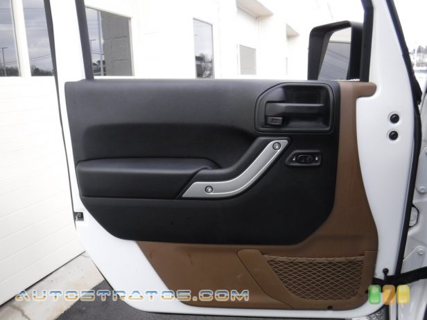 2017 Jeep Wrangler Unlimited Sahara 4x4 3.6 Liter DOHC 24-Valve VVT V6 5 Speed Automatic