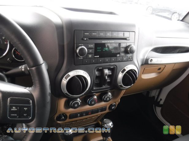 2017 Jeep Wrangler Unlimited Sahara 4x4 3.6 Liter DOHC 24-Valve VVT V6 5 Speed Automatic