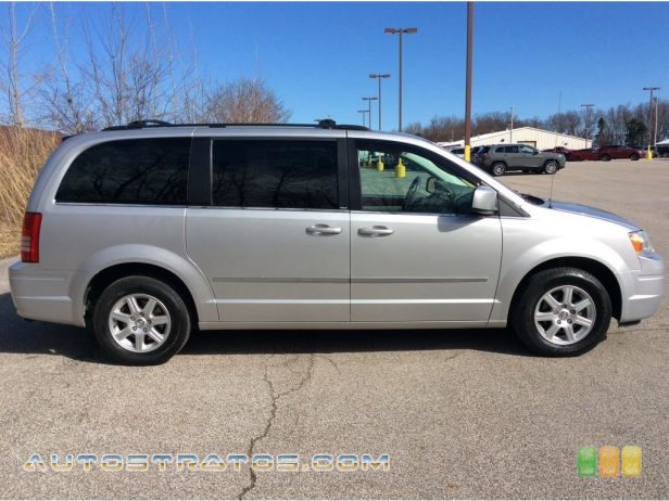 2010 Chrysler Town & Country Touring 3.8 Liter OHV 12-Valve V6 6 Speed Automatic