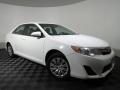 2013 Toyota Camry LE Photo 2