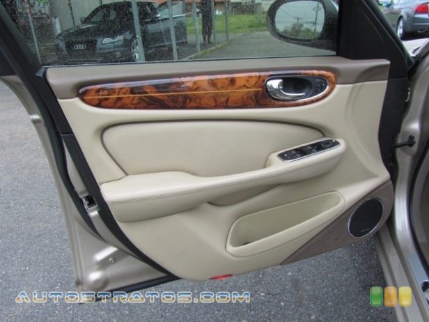 2005 Jaguar XJ Vanden Plas 4.2 Liter DOHC 32 Valve V8 6 Speed Automatic
