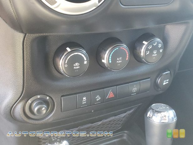 2017 Jeep Wrangler Unlimited Rubicon 4x4 3.6 Liter DOHC 24-Valve VVT V6 5 Speed Automatic