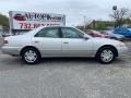2001 Toyota Camry LE Photo 2