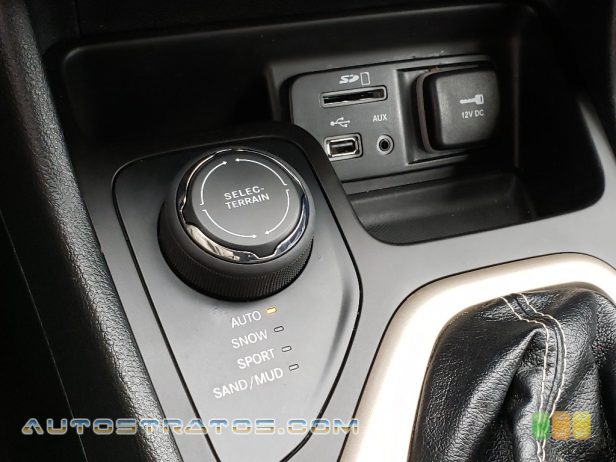 2016 Jeep Cherokee Latitude 4x4 2.4 Liter SOHC 16-Valve MultiAir 4 Cylinder 9 Speed Automatic
