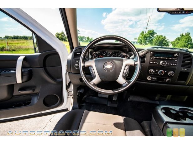 2011 Chevrolet Silverado 2500HD LT Extended Cab 4x4 6.6 Liter OHV 32-Valve Duramax Turbo-Diesel V8 6 Speed Allison Automatic