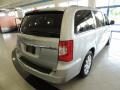 2012 Chrysler Town & Country Touring - L Photo 4