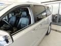 2012 Chrysler Town & Country Touring - L Photo 8