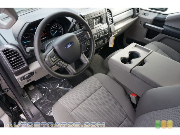 2019 Ford F350 Super Duty XLT Crew Cab 4x4 6.7 Liter Power Stroke OHV 32-Valve Turbo-Diesel V8 6 Speed Automatic